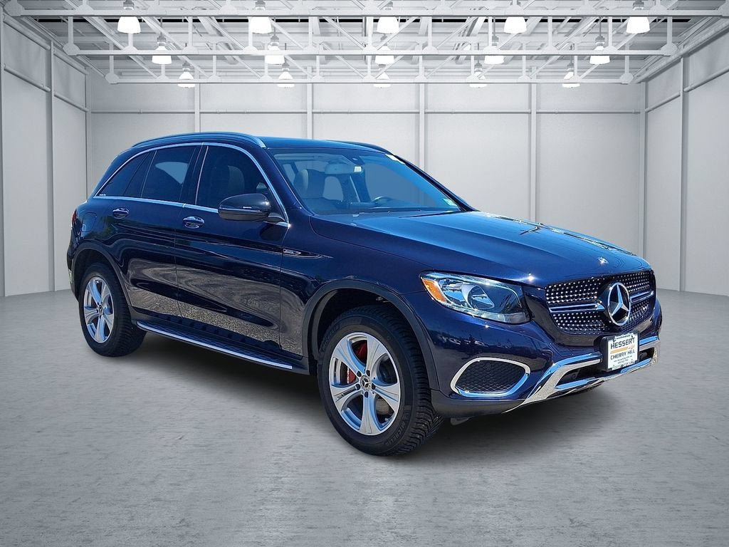 Used 2018 Mercedes-Benz GLC 300 4MATIC image 4