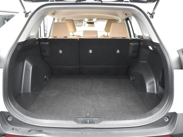 Used 2022 Toyota RAV4 LE FWD image 8