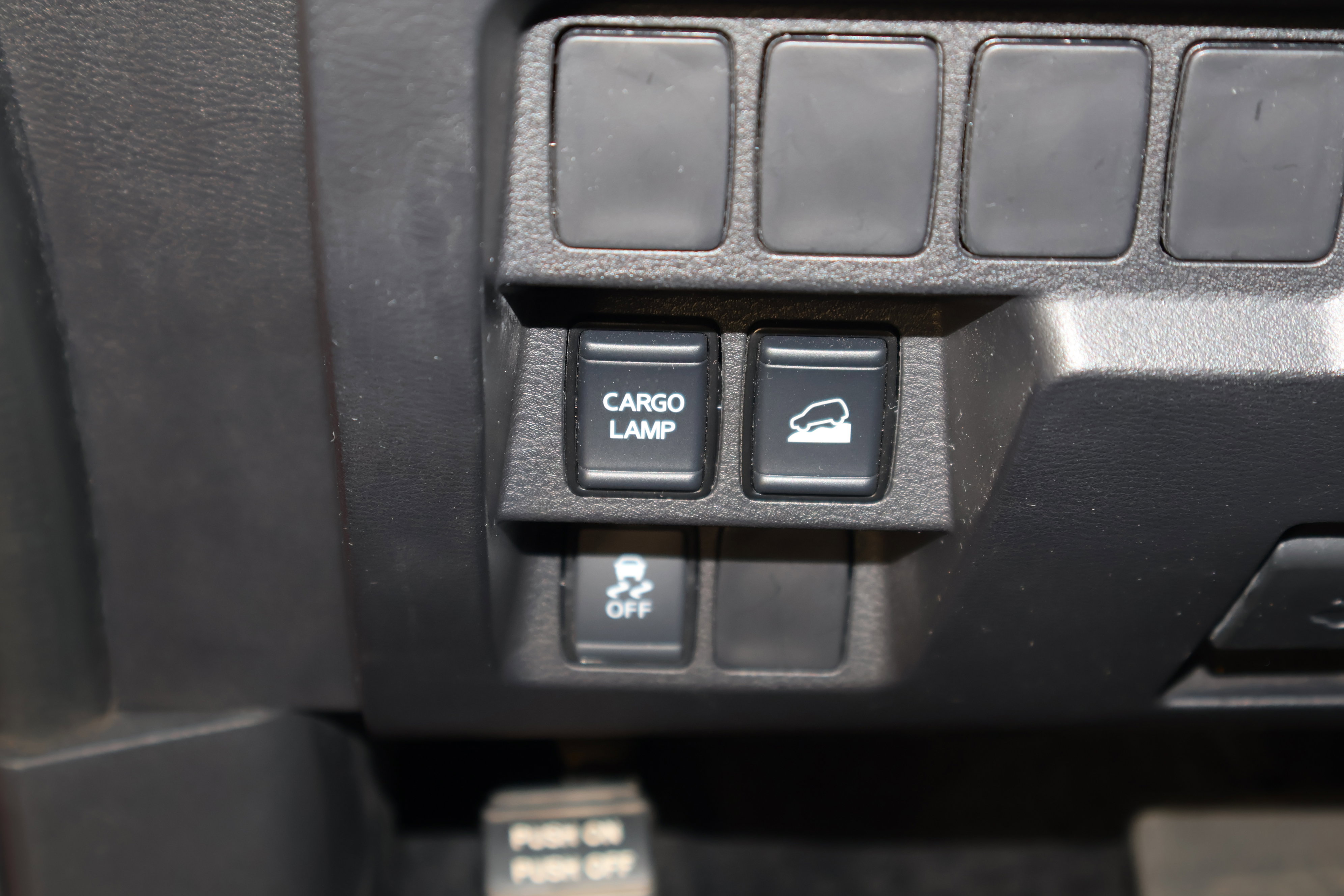Used 2024 Nissan Frontier SV image 38