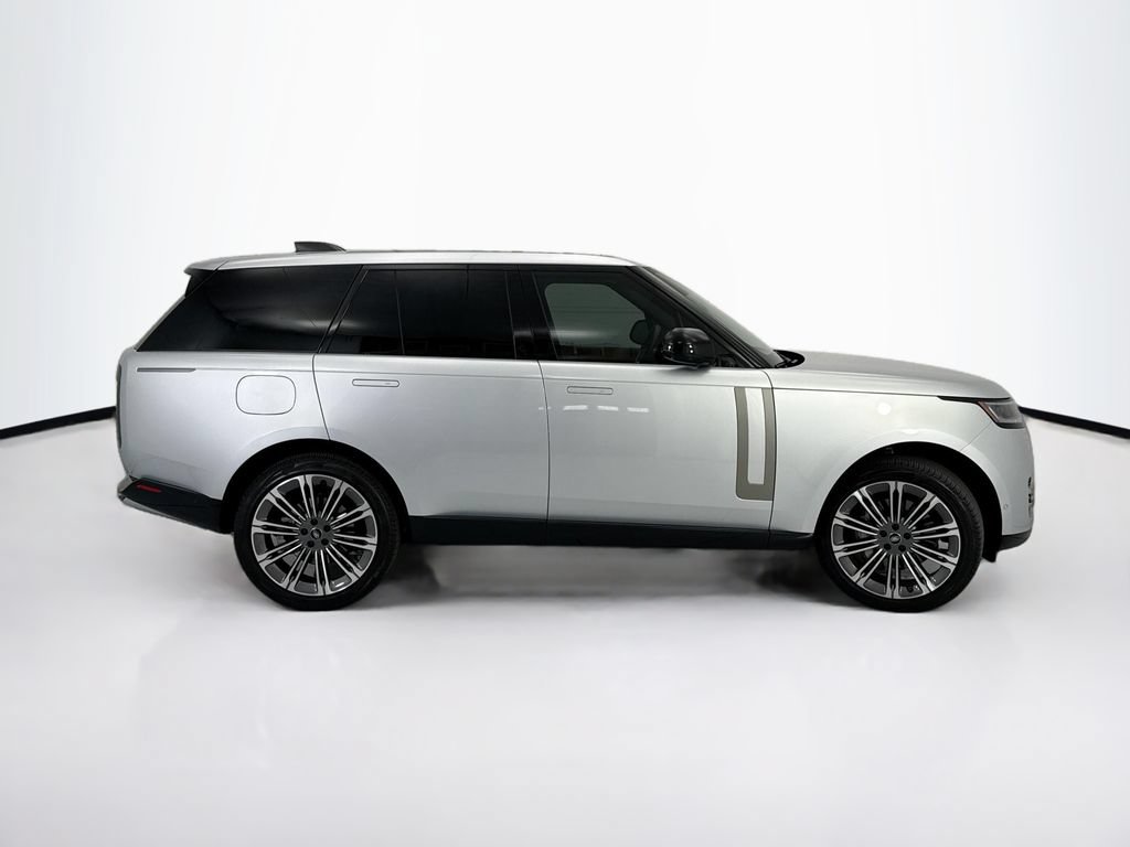 Used 2024 Land Rover Range Rover SE AWD/4WD image 4