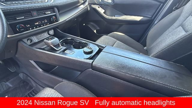Used 2024 Nissan Rogue SV AWD/4WD image 13