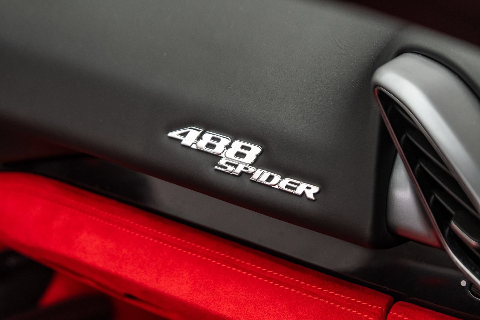 Used 2018 Ferrari 488 Spider RWD image 36