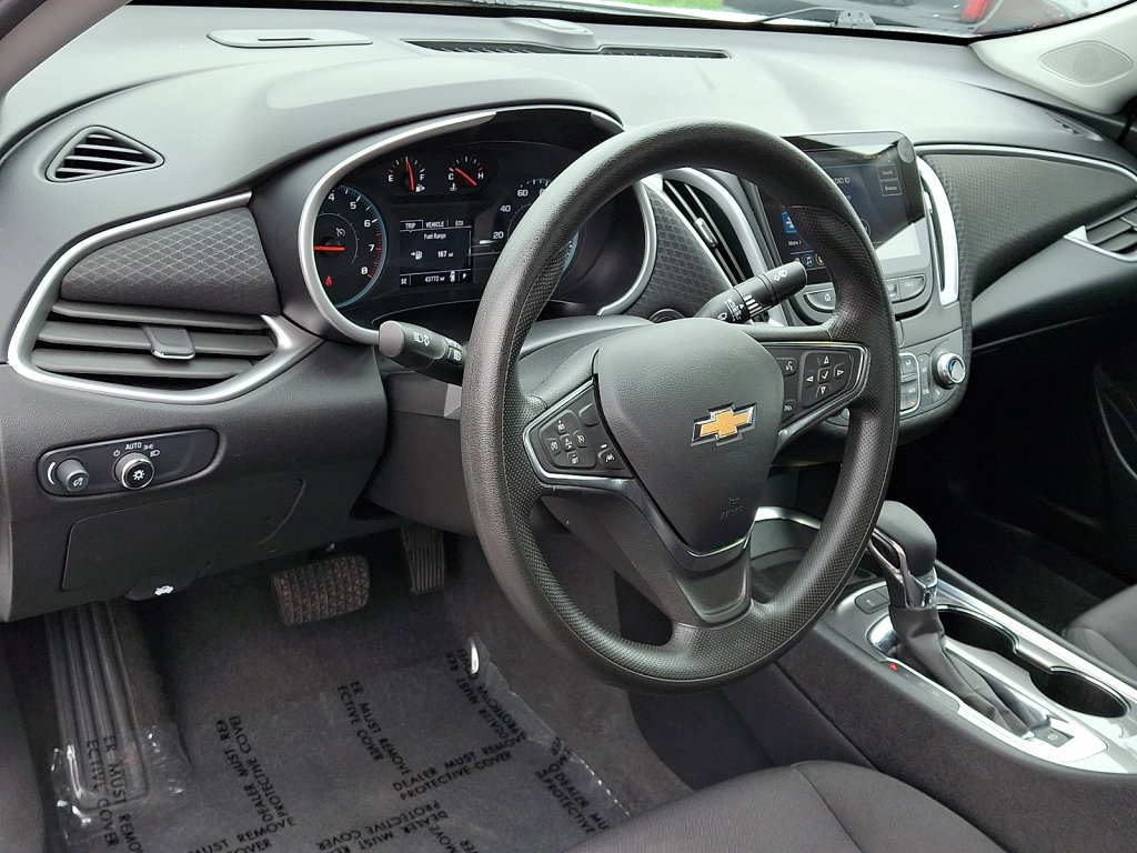 Used 2025 Chevrolet Malibu LT image 25