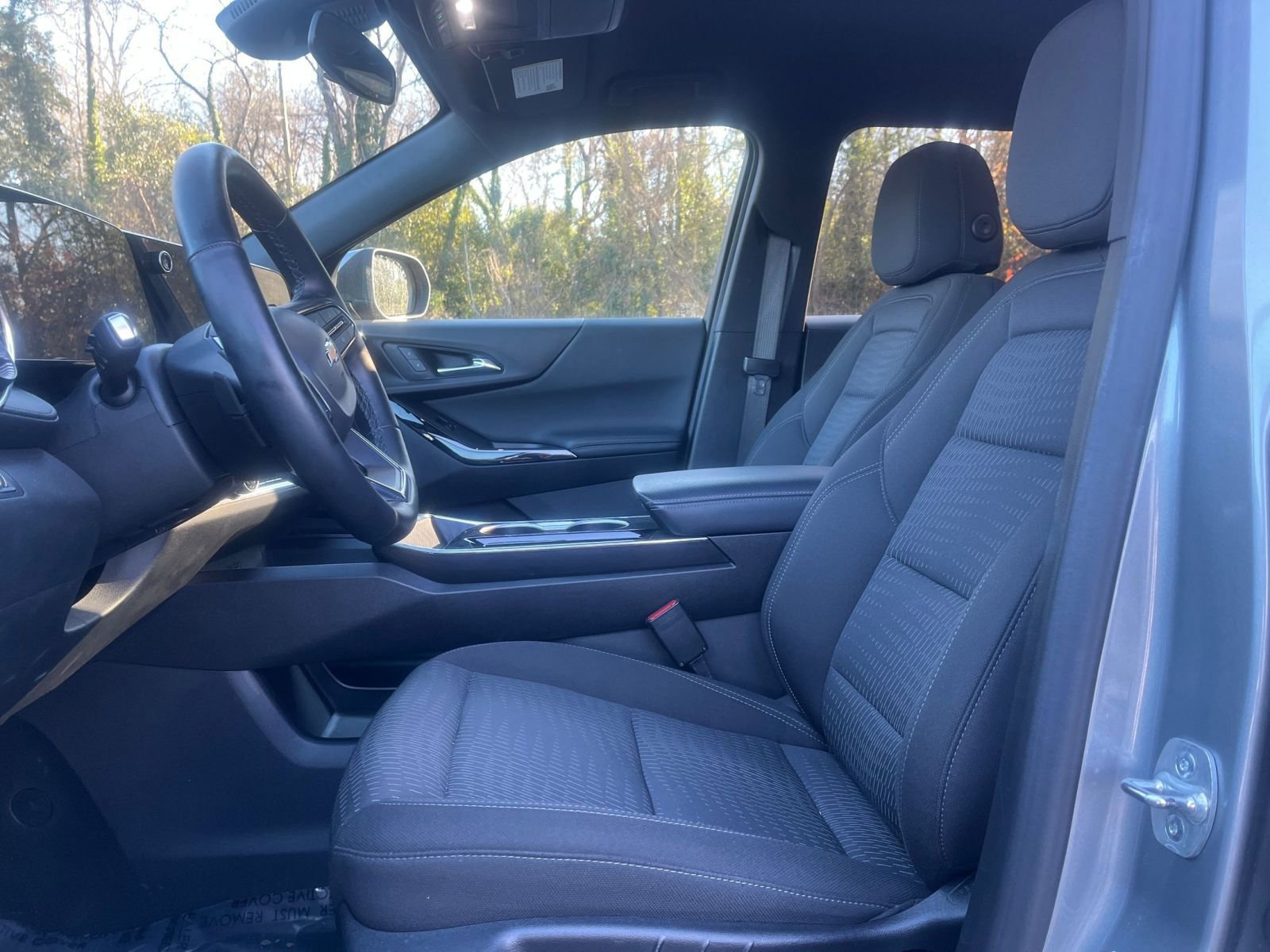 Used 2025 Chevrolet Equinox LT image 28