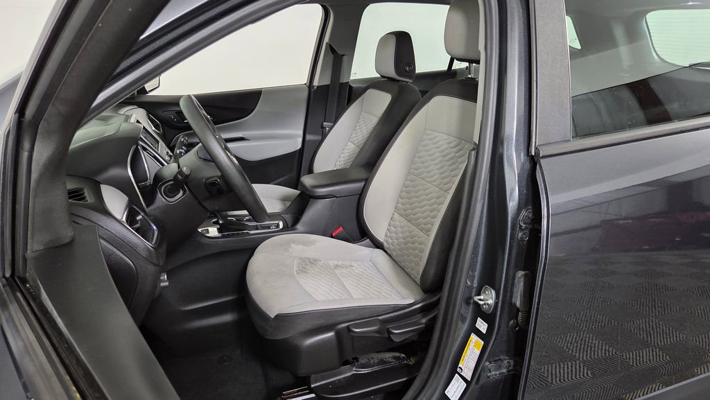 Used 2020 Chevrolet Equinox LS AWD/4WD image 15