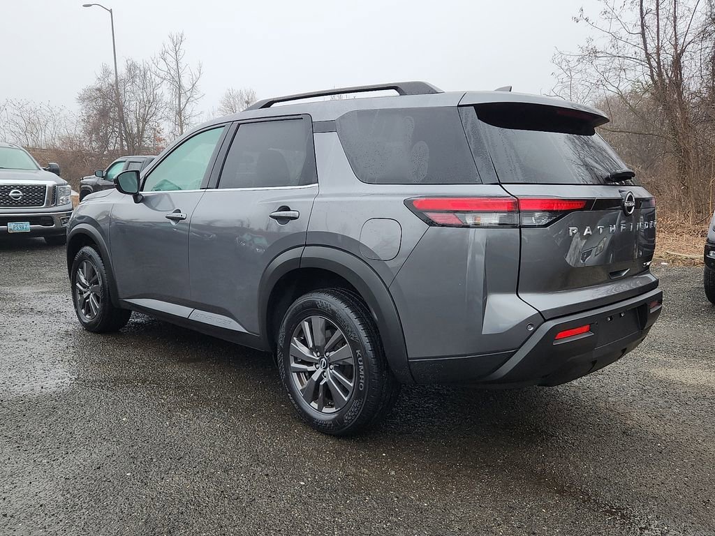 Used 2022 Nissan Pathfinder SV image 4