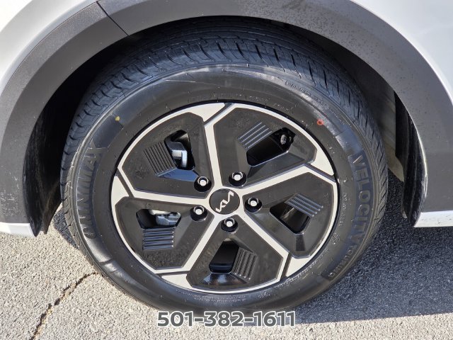 Used 2025 Kia Niro LX FWD image 18