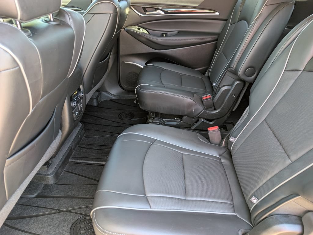Used 2019 Buick Enclave Avenir w/ Avenir Technology Package AWD/4WD image 19