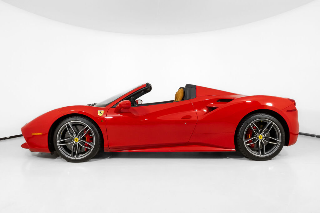 Used 2018 Ferrari 488 Spider image 3