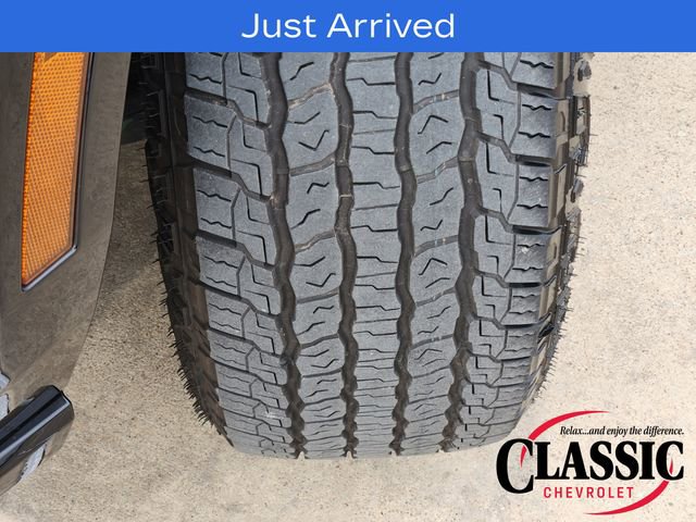 Used 2025 Chevrolet Suburban Z71 w/ Z71 Off-Road Package AWD/4WD image 23