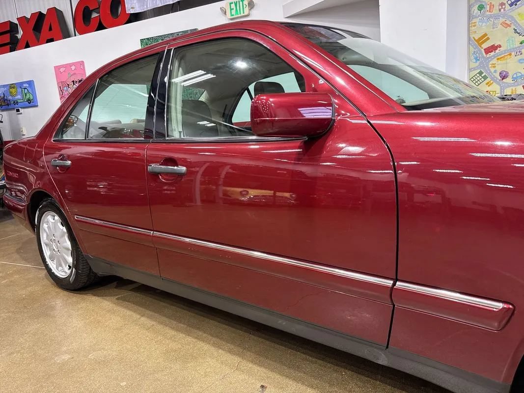 Used 1999 Mercedes-Benz E 320 Sedan image 49