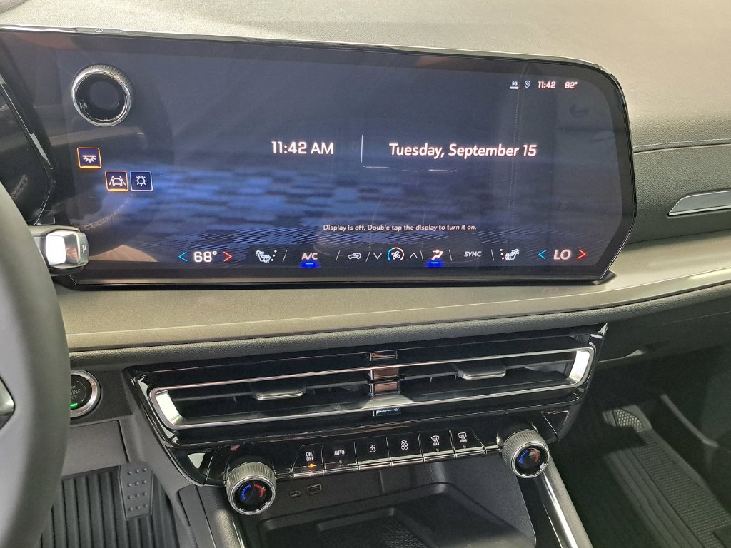 New 2027 Chevrolet Traverse LT w/ Driver Confidence Package FWD image 10