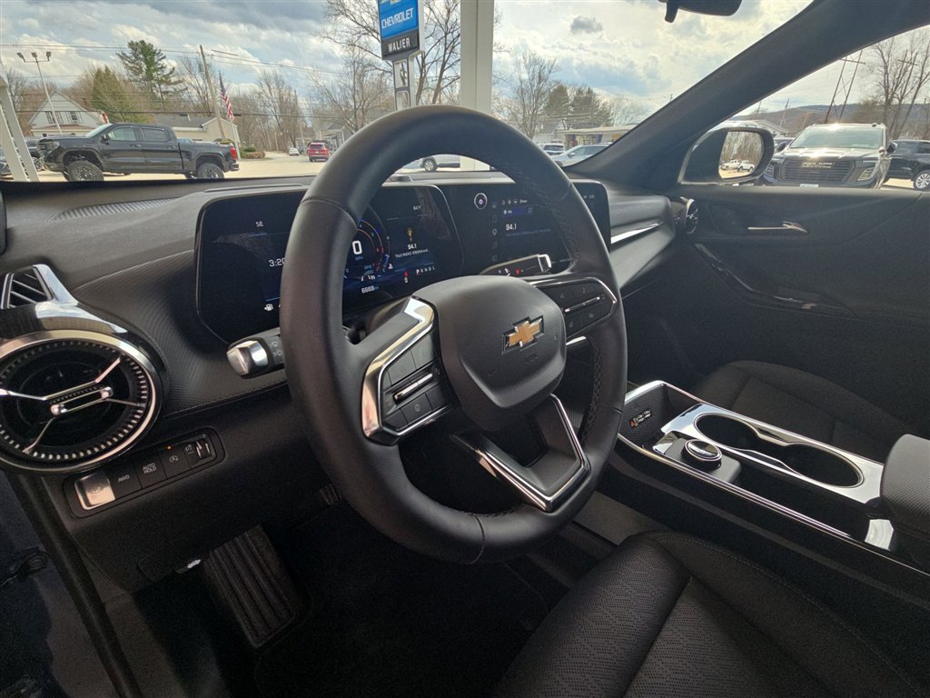 Used 2026 Chevrolet Equinox LT w/ Convenience Package II image 10