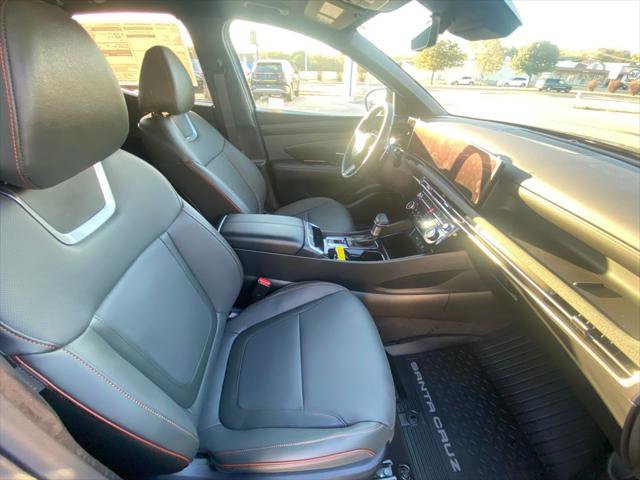 Used 2025 Hyundai Santa Cruz Limited AWD/4WD image 17