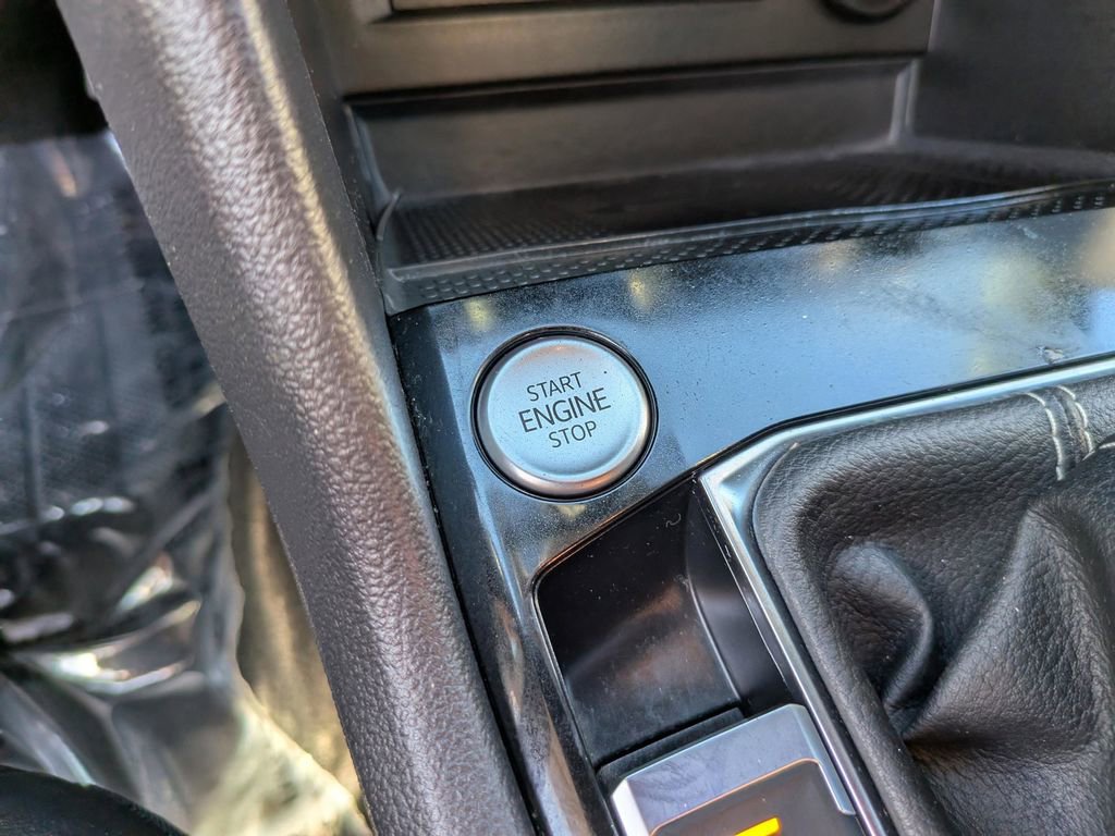 Certified 2023 Volkswagen Taos SE FWD image 23