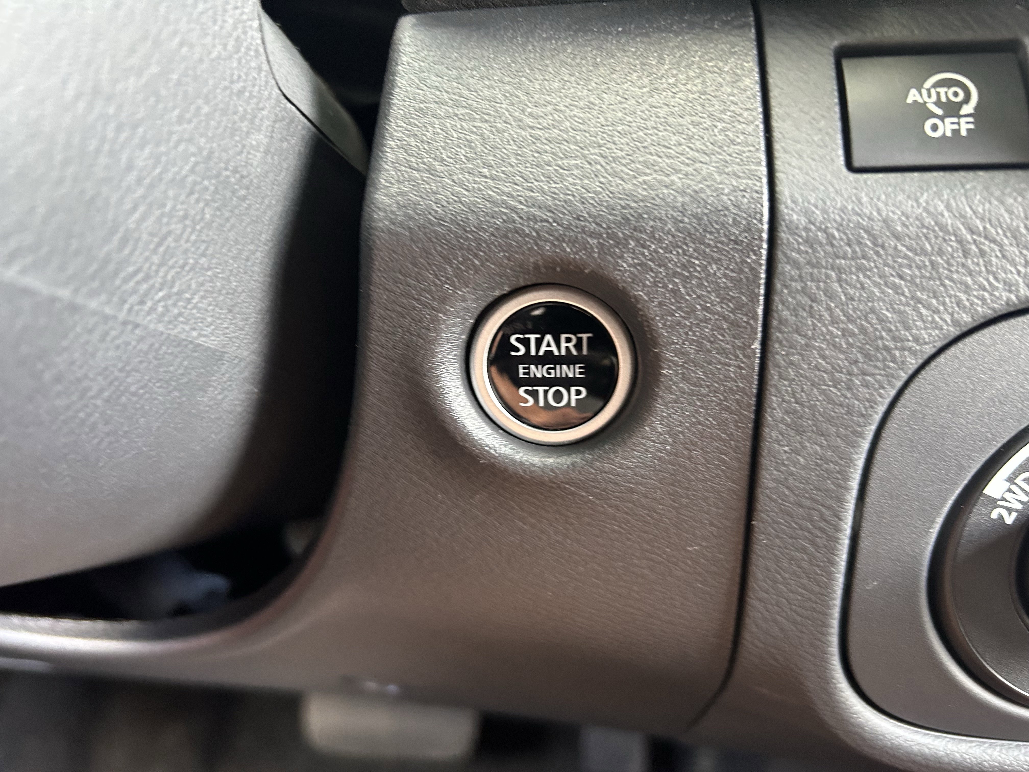 Used 2025 Nissan Frontier PRO-4X w/ Pro Premium Package AWD/4WD image 17