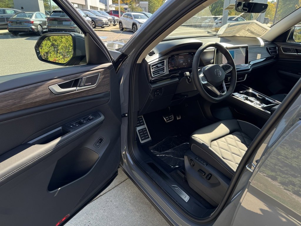 New 2026 Volkswagen Atlas SEL Premium R-Line image 18