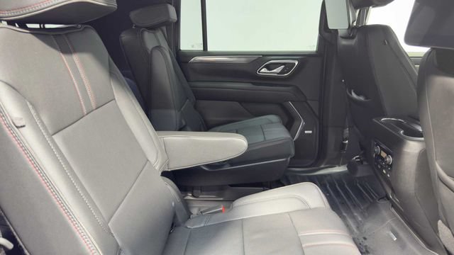 Used 2024 Chevrolet Suburban RST w/ Luxury Package RWD image 17