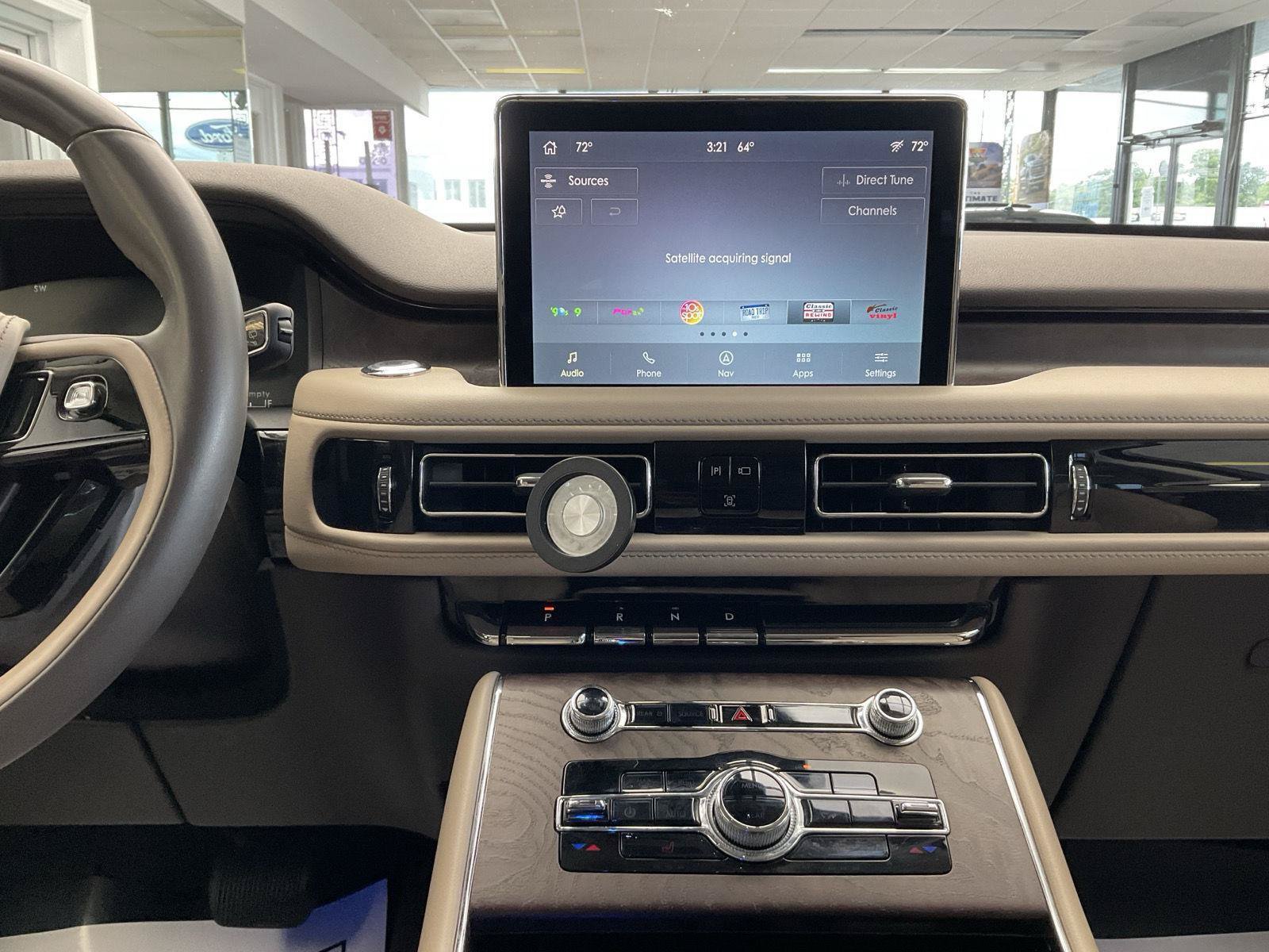 Used 2022 Lincoln Aviator Reserve AWD/4WD image 18