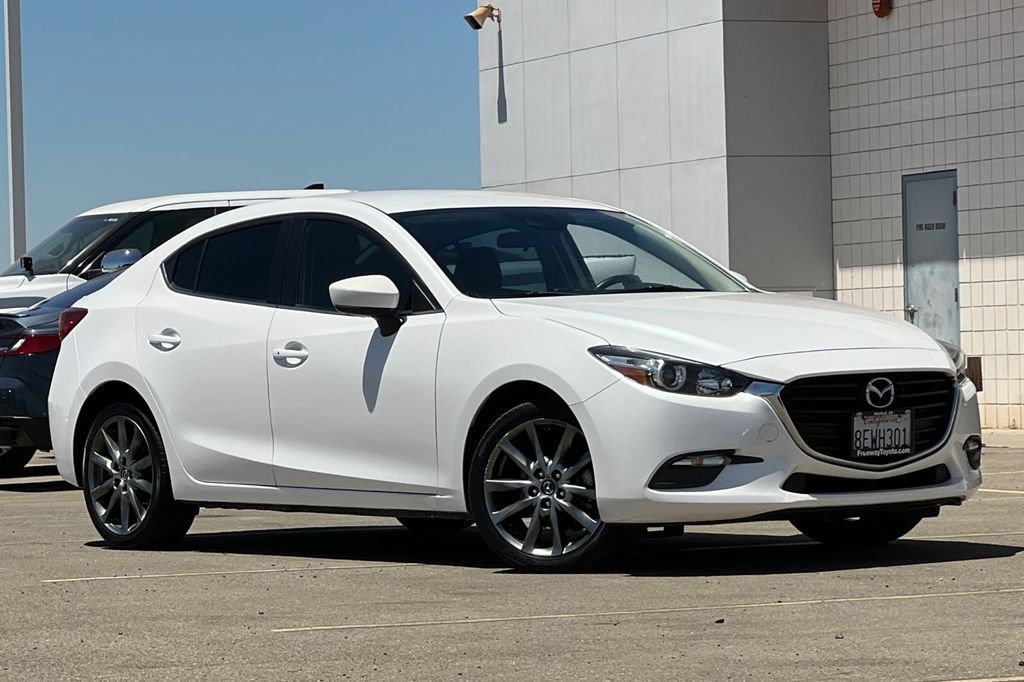 Used 2018 MAZDA MAZDA3 Touring FWD video 2