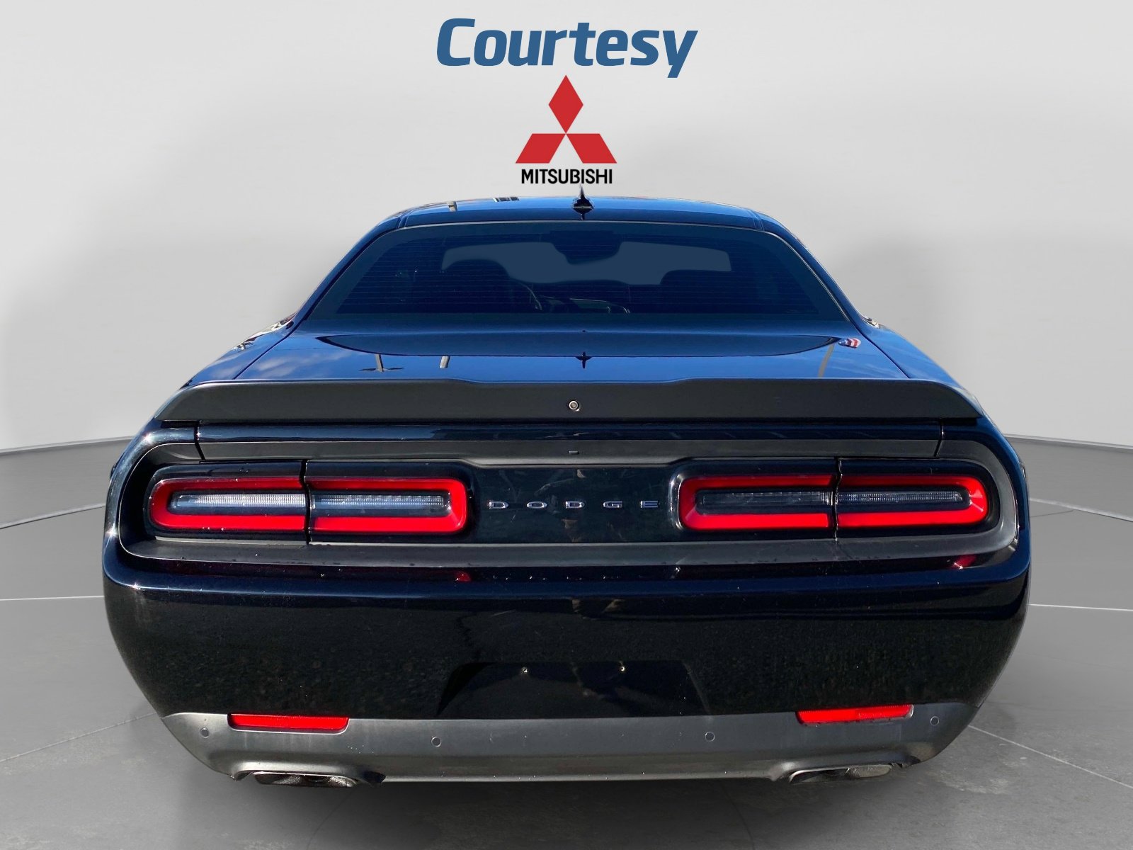 Used 2019 Dodge Challenger R/T Scat Pack w/ Shaker Package RWD image 4