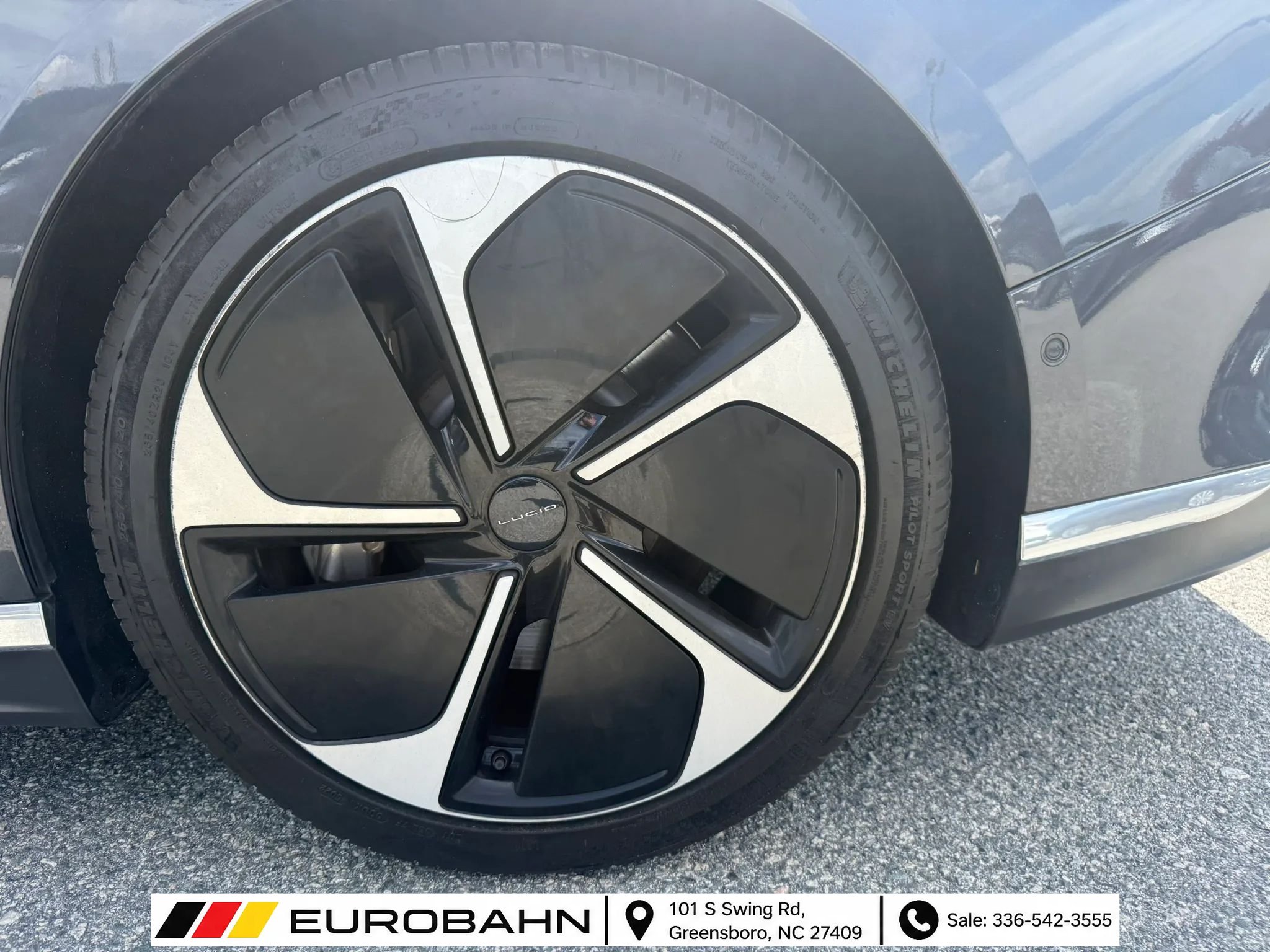 Used 2024 Lucid Air Touring AWD/4WD image 27