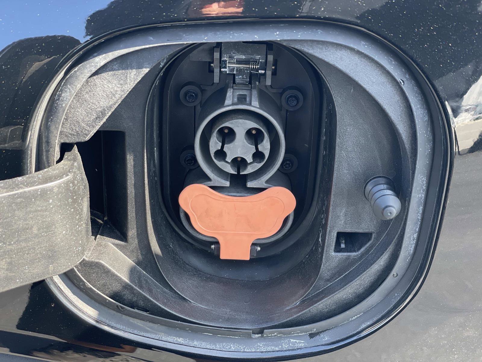 Used 2019 Chevrolet Bolt Premier w/ Infotainment Package image 29