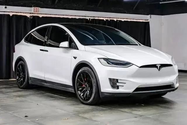 Used 2016 Tesla Model X Performance image 9