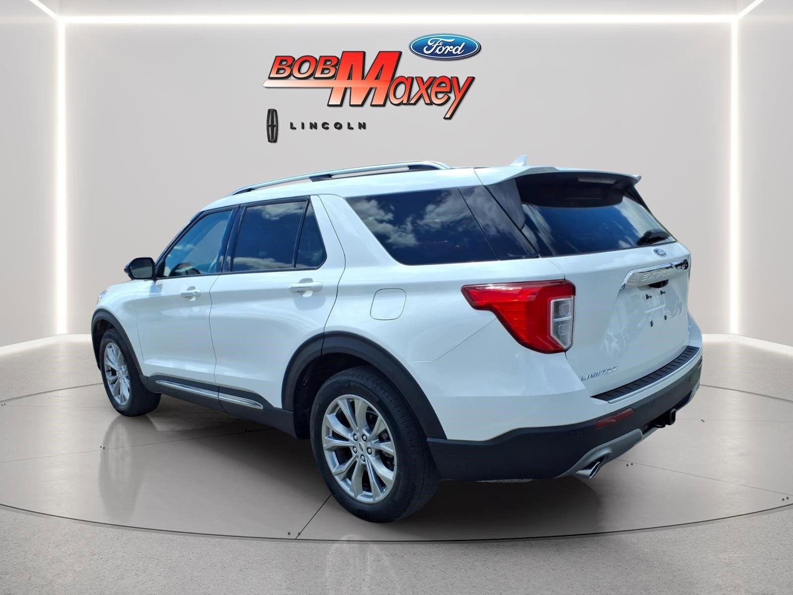 Used 2023 Ford Explorer Limited w/ Limited Technology Package AWD/4WD image 7
