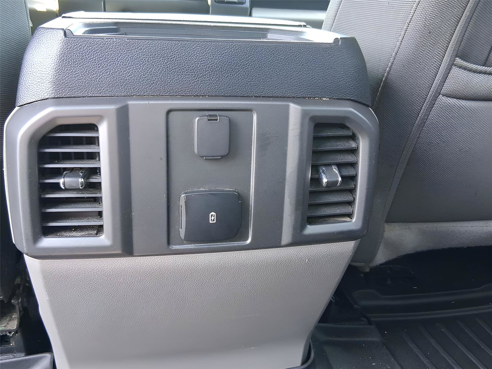 Used 2019 Ford F150 XLT w/ Equipment Group 302A Luxury AWD/4WD image 12