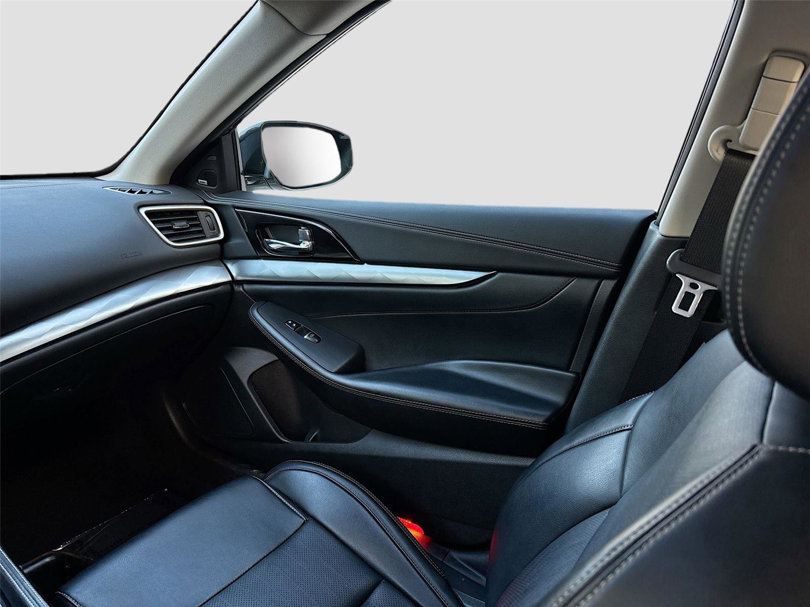 Used 2023 Nissan Maxima SL FWD image 25