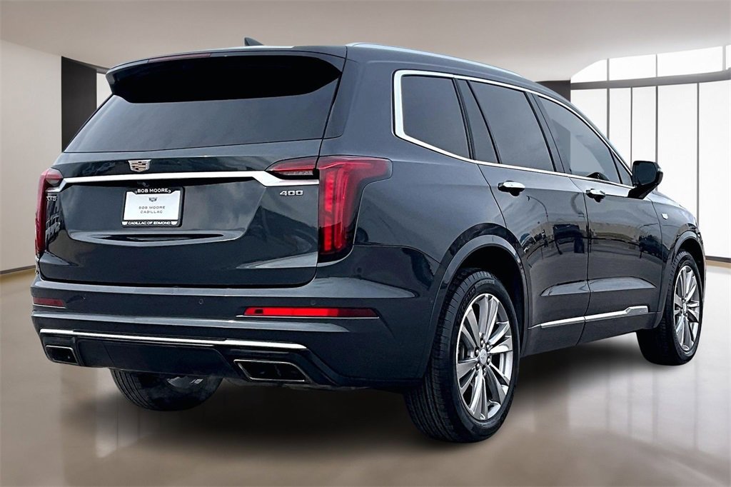 Used 2023 Cadillac XT6 Premium Luxury w/ Technology Package image 2