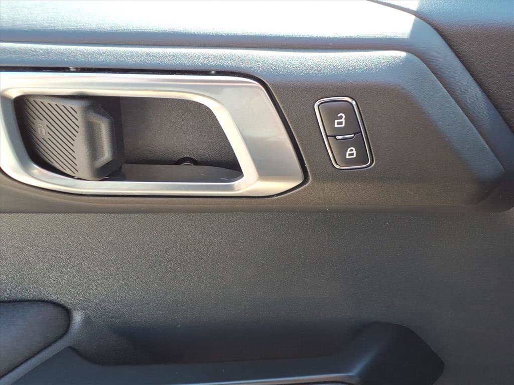 Certified 2024 Ford Bronco Badlands image 10