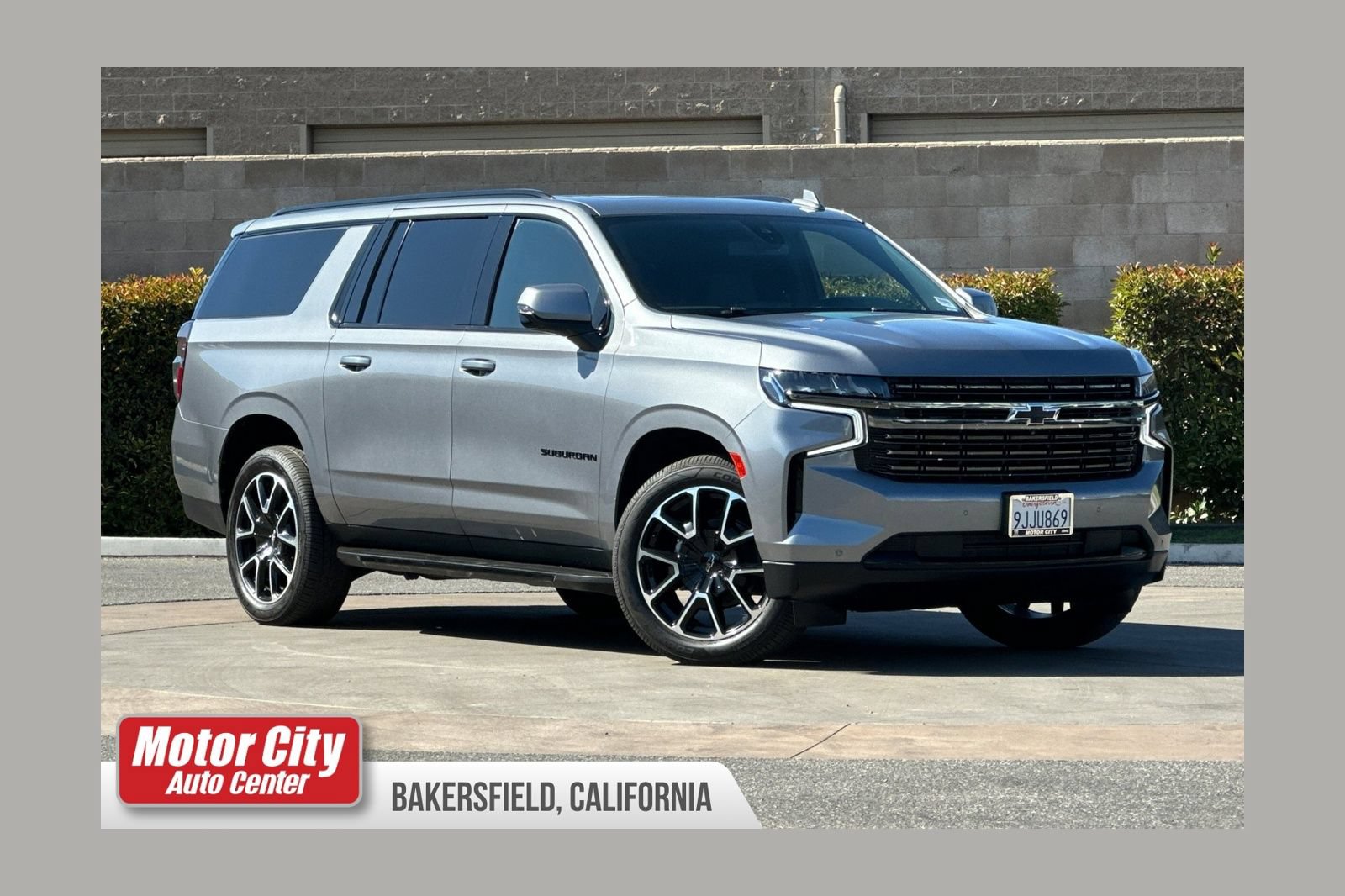 Certified 2022 Chevrolet Suburban RST w/ Sport Performance Package AWD/4WD image 1