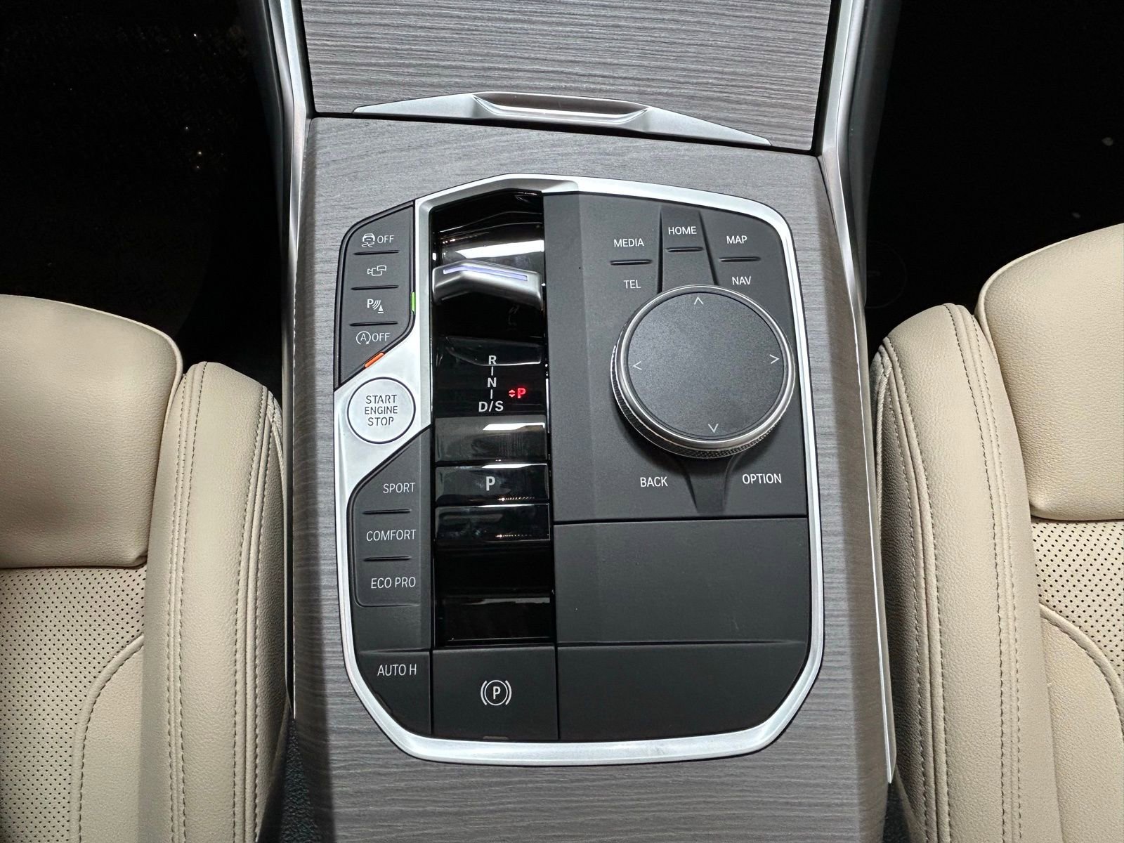 Used 2026 BMW 330i xDrive Sedan w/ Premium Package image 23