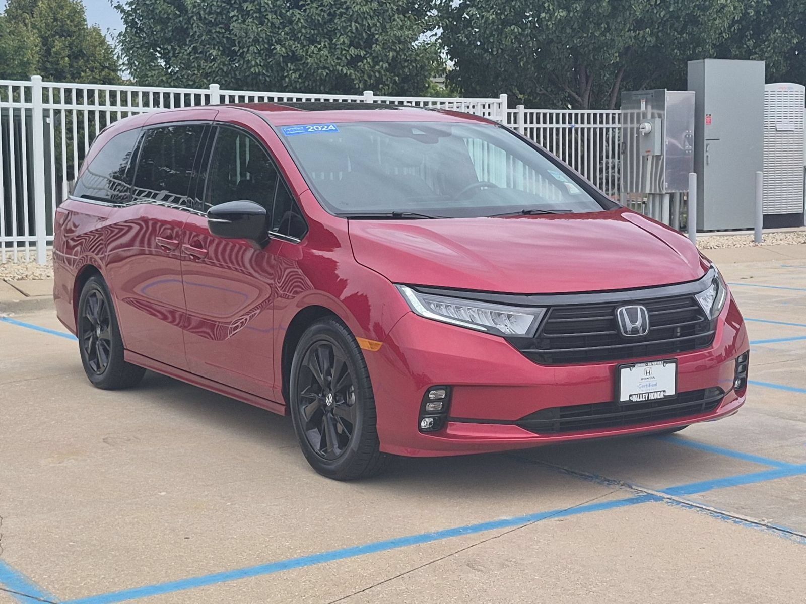 Certified 2024 Honda Odyssey Sport image 4