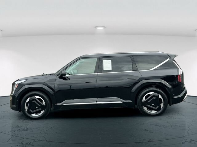 Used 2024 Kia EV9 Land AWD/4WD image 3