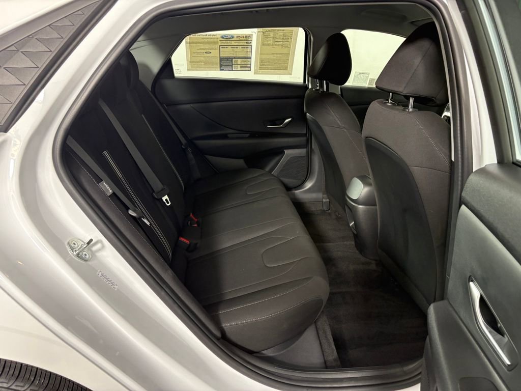 Used 2024 Hyundai Elantra SEL image 32