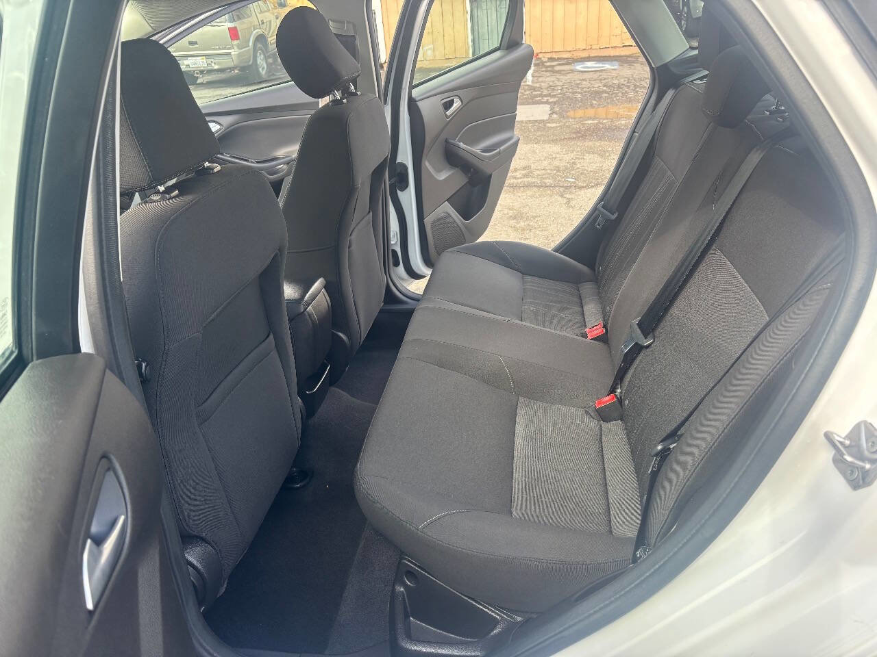 Used 2016 Ford Focus SE image 12