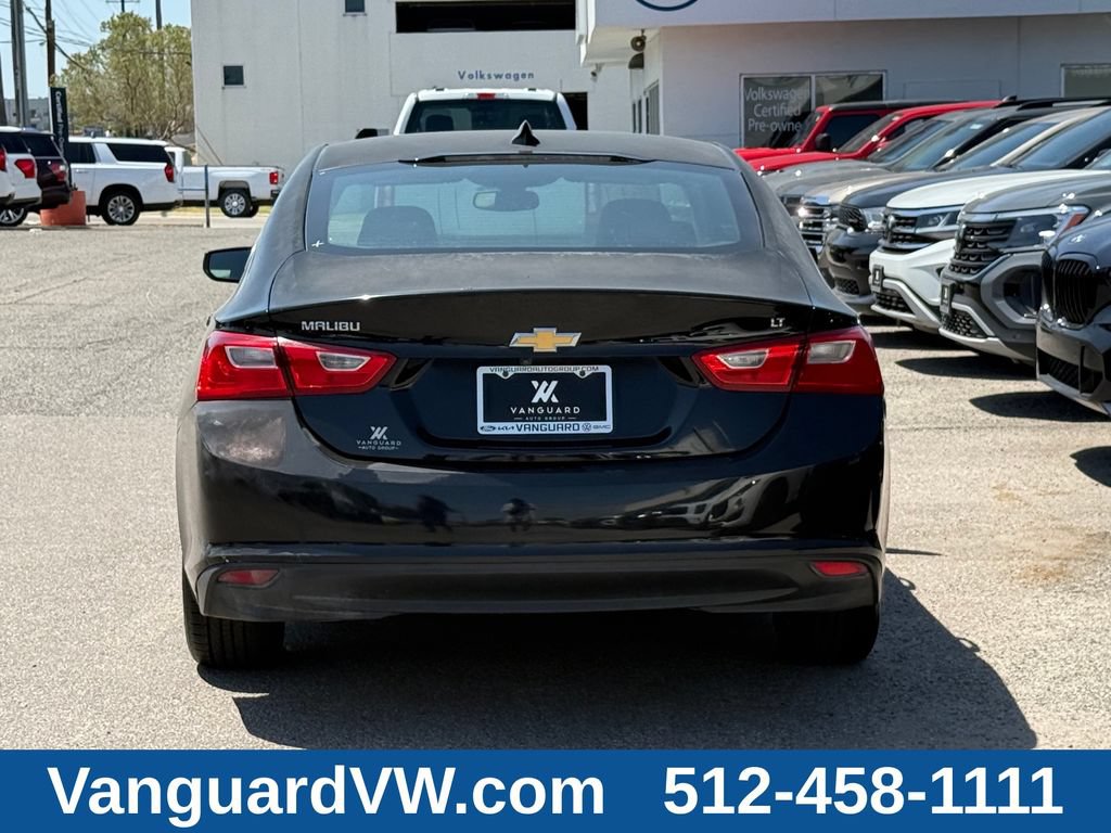 Used 2017 Chevrolet Malibu LT w/ Leather Package FWD image 6