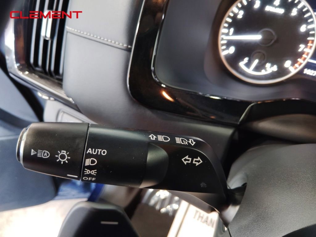 Used 2022 Nissan Pathfinder SV image 13