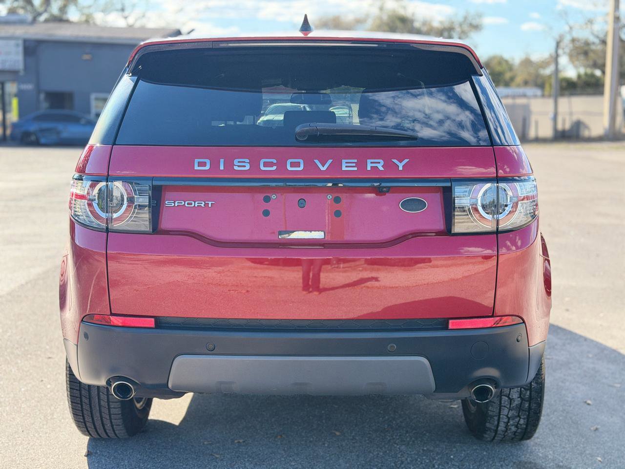 Used 2018 Land Rover Discovery Sport SE image 4
