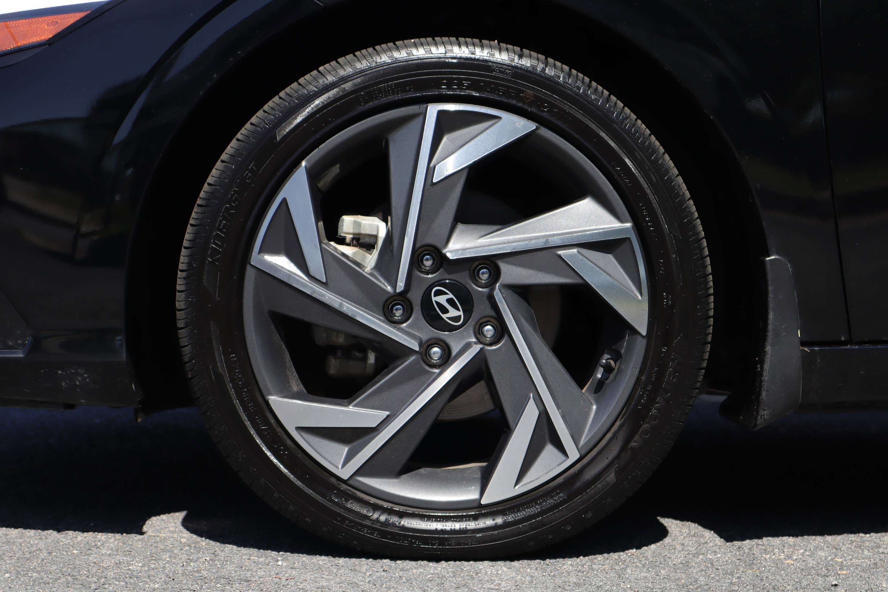 Used 2024 Hyundai Elantra Limited FWD image 6