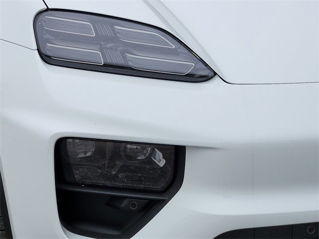 New 2025 Porsche Macan 4 Electric image 10