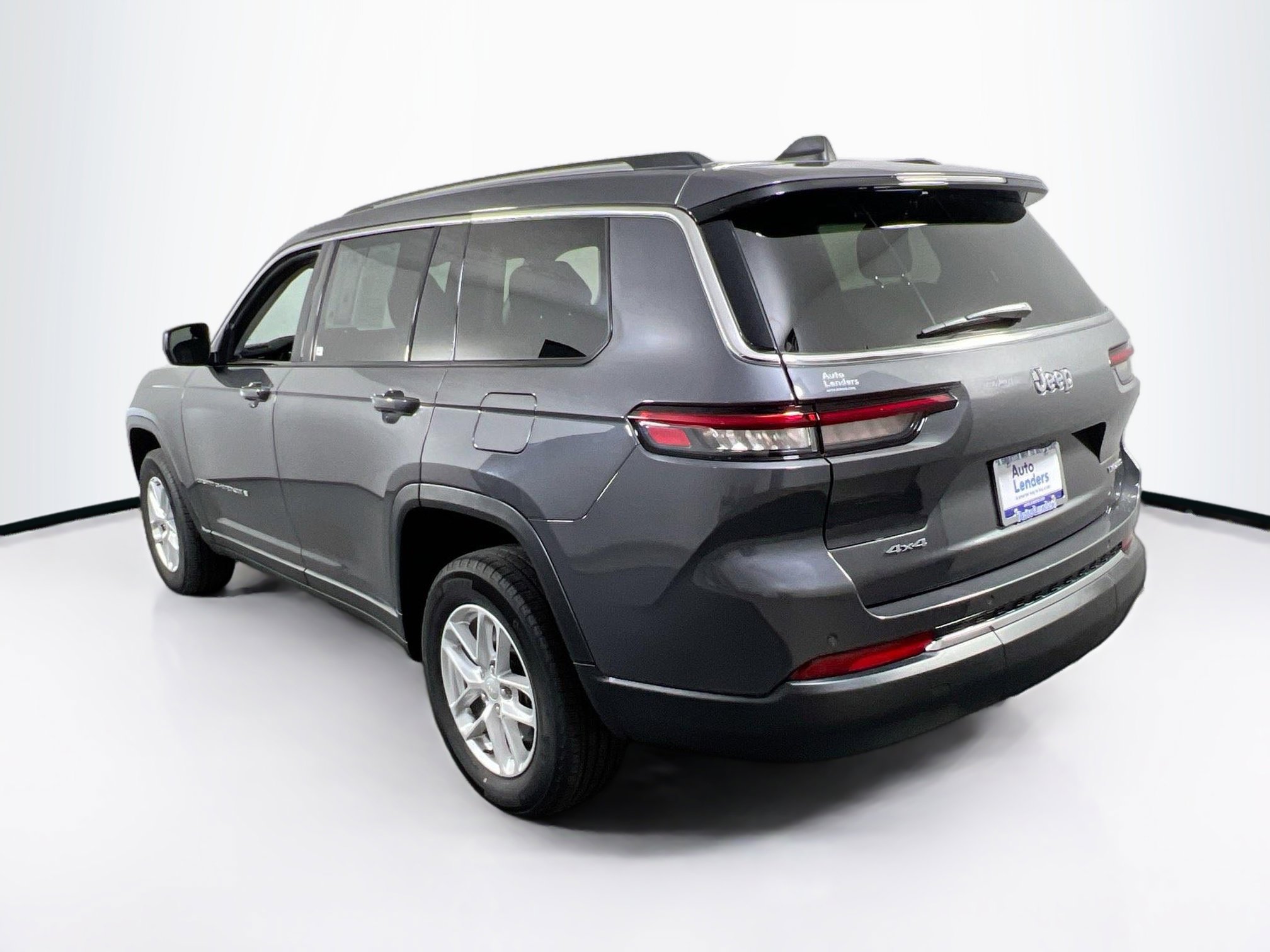 Used 2023 Jeep Grand Cherokee L Laredo AWD/4WD image 7