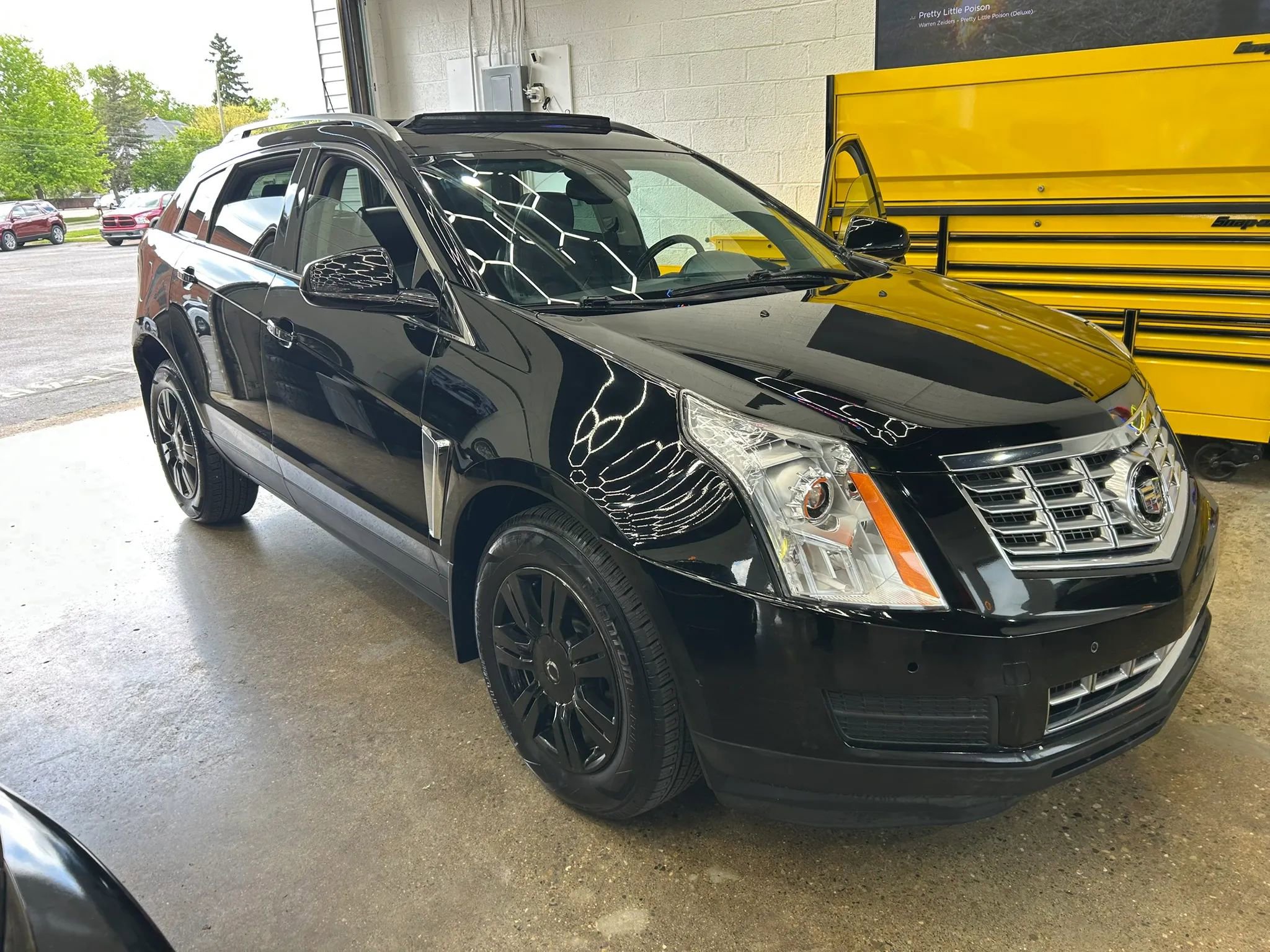 Used 2015 Cadillac SRX Luxury AWD/4WD image 8