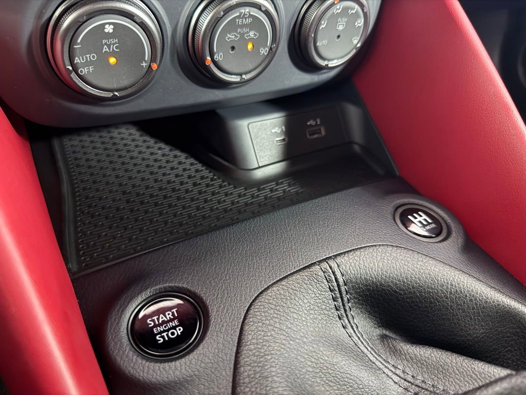 Used 2024 Nissan Z Performance w/ Floor Mat Package RWD image 26