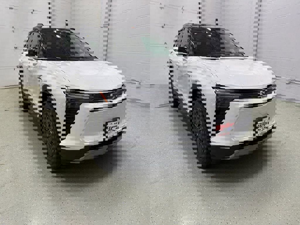 New 2026 Chevrolet Blazer EV LT image 2