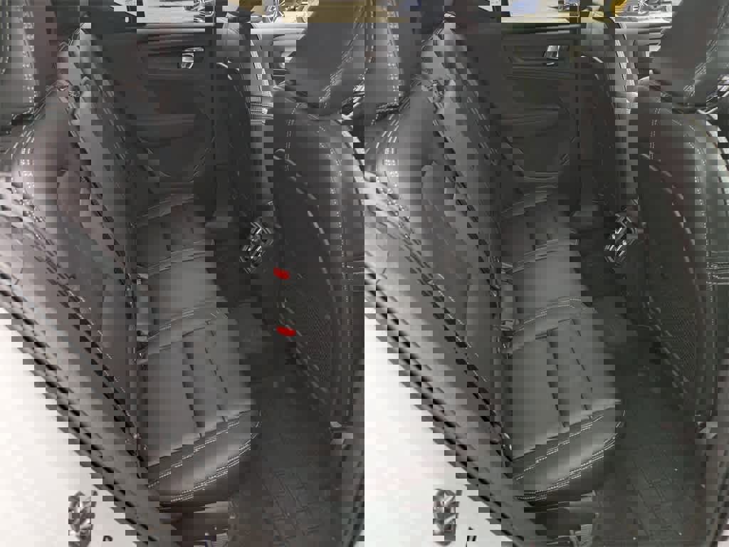 Used 2023 Volvo XC40 B5 Plus w/ Driver Assist Package image 19