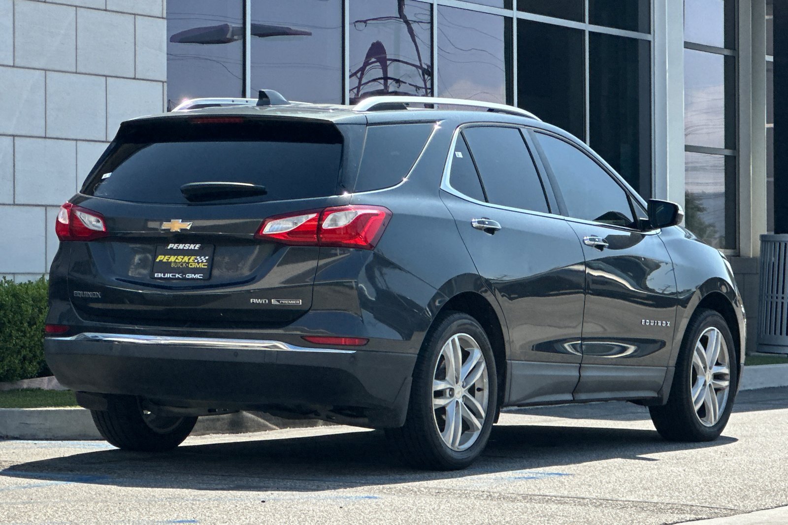Used 2018 Chevrolet Equinox Premier AWD/4WD image 4